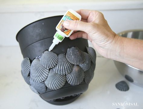 Home Decor Tips And Tricks, Decor Tips And Tricks, Shell Planter, Seashell Projects, Shell Decorations, Shell Crafts Diy, Sea Crafts, Diy Jar Crafts, Sea Shell Decor