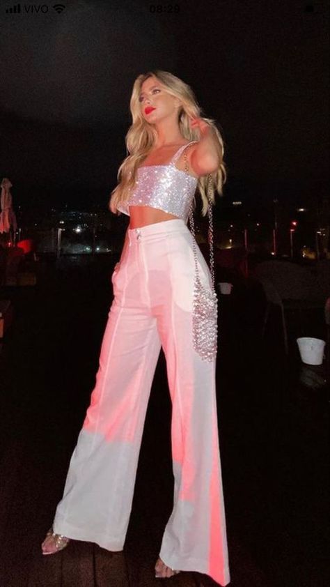 White Pants Club Outfit, Pink Fluffy Top Outfit, All White Concert Outfit Ideas, All White Disco Outfit, White Disco Party Outfit, Clubbing Pants Outfits Night, White Pants Outfit Night Out, White Pants Bachelorette Outfit, Pink Outfits Party Night