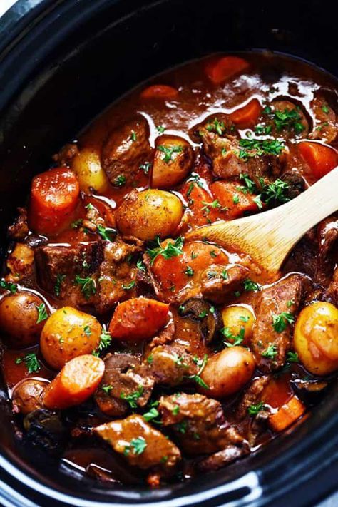 Beef Bourguignon Slow Cooker, Slow Cooker Beef Bourguignon, Beef Bourguignon Recipe, Slow Cooker Recipes Beef, Beef Stew Crockpot, Quick And Easy Soup, The Recipe Critic, Recipe Critic, Slow Cooker Beef Stew