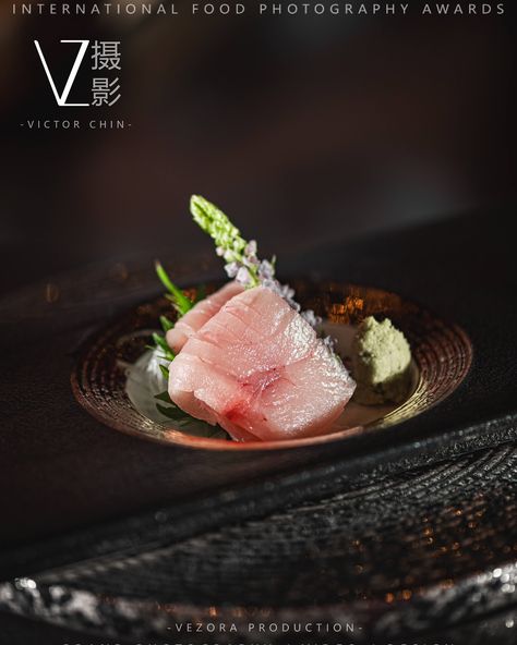 Yuimu Omakase 🇲🇾📸 Shooting “High-End Japanese Cuisine” Today! 🔥 Food Photography Results | Exquisite Food Special This Japanese restaurant focuses on luxury and sophistication 🖤❤️. With a red and black theme, even the tableware is carefully selected 🎏. The key question for our food photography is: Does it make you hungry? 😋 From the food itself, to the plating, tableware, and supporting backgrounds, every element enhances the shooting effect 📸. What captivates me the most is the subtle r... Food Photography Black Background, Red And Black Theme, Japanese Food Photography, Exquisite Food, Japanese Concept, Black Theme, Awesome Food, Japanese Restaurant, Japan Food