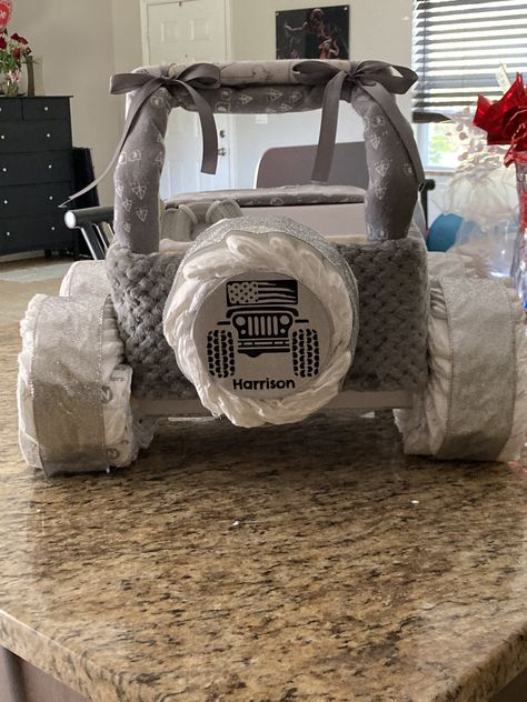 How To Make A Jeep Diaper Cake, Diaper Jeep Instructions, Jeep Diaper Cake Instructions, Unique Diaper Cakes For Boys, Diaper Jeep, Jeep Diaper Cake, Baby Shower Nappy Cake, Baby Shower Cakes Neutral, Diy Jeep