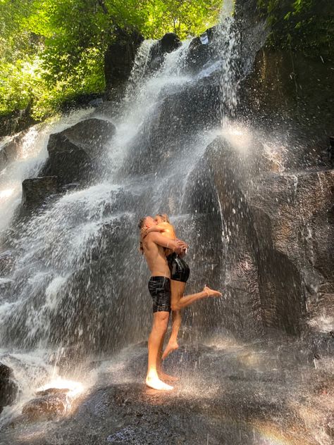 Waterfall Date Aesthetic, Waterfall Couple Pictures, Bali Couple Aesthetic, Adventurous Couple Aesthetic, Bali Couple Photos, Couple Baecation, Ubud Waterfall, Couple In Bali, Thailand Romantic