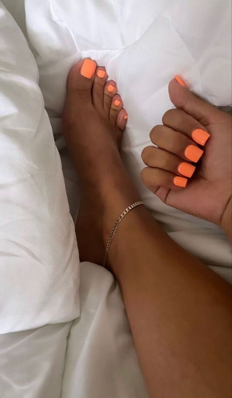 Summer Matching Nails And Toes, Solid Color Toenails, Pedicure Colors Black Women, Acrylic Nails And Feet Set, Fingers And Toes Matching Nails, Nail Feet Color, Manicure And Pedicure Aesthetic, Pedi Mani Combo, Toe And Nails Matching