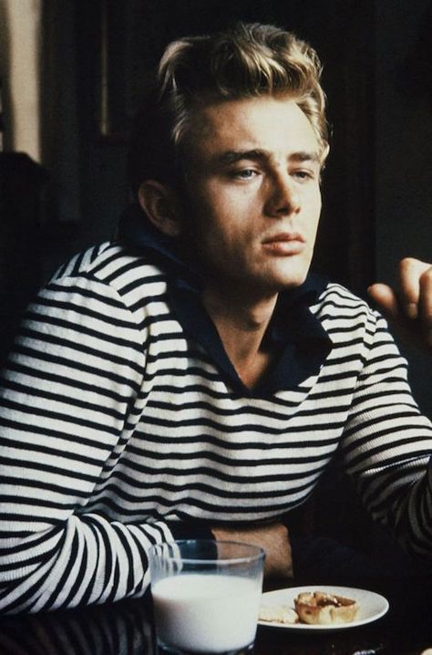 22 things you probably didn’t know about James Dean James Dean Pictures, James Dean Style, Food Text, Iconic Hairstyles, James Dean Photos, 90s Actors, Fashion Quote, Jimmy Dean, Classic Movie Stars