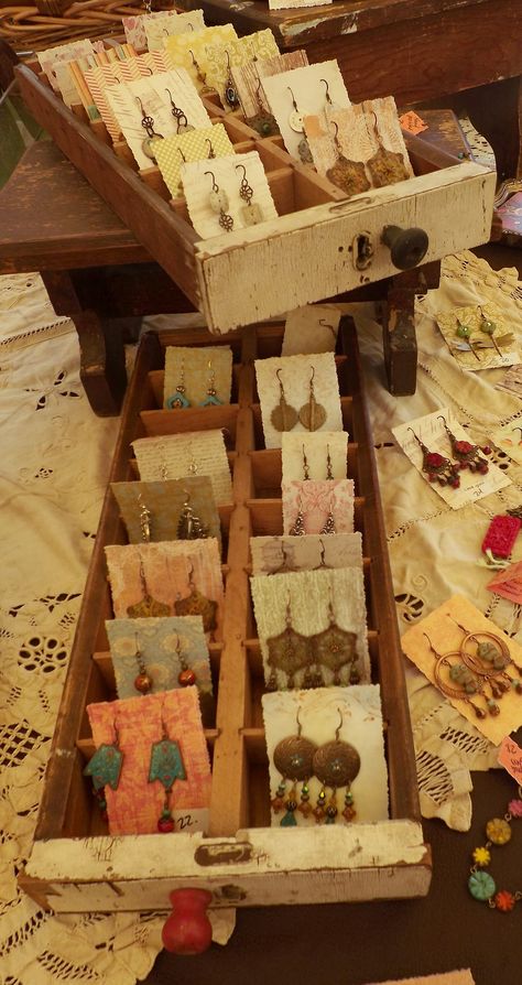 https://flic.kr/p/grfv3N | Earring display | Vintage compartment drawers that I use as earring displays. Jewerly Display, Jewelry Booth, Stall Display, Earring Displays, Craft Booth Display, Vendor Displays, Jewerly Displays, Fair Display, Craft Fairs Booth