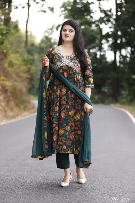 Indian suits Kurti Pant Pair Design, Alia Cut Kurti Pattern Cotton, Alia Kurti Design, Aliyacutt Kurti Dress, Alya Cut Kurti Design, Alya Cut Kurti, Aaliya Cut Kurta, Aliya Cut Kurti Designs Latest, Alia Cut Kurti Pattern