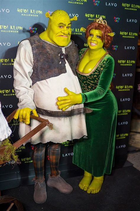 Shrek And Fiona Costume, Styl Emo, Heidi Klum Halloween Costume, Fiona Costume, Fiona Y Shrek, Fiona Shrek, Shrek Costume, Kostum Halloween, Halloween Parejas