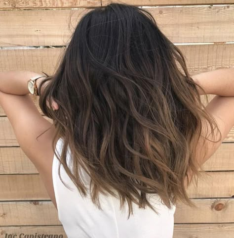 Brown Ombre Hair Color, Brown Ombre Hair, Vlasové Trendy, Brown Hair Balayage, Ombré Hair, Balayage Brunette, Ombre Hair Color, Long Wavy Hair, Trending Hairstyles