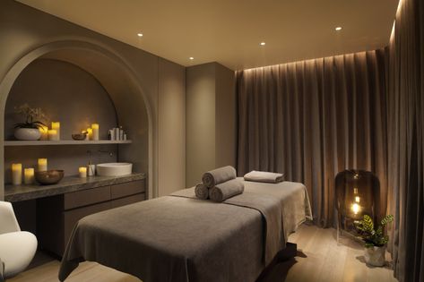 Massage Room Design, Massage Room Decor, Esthetics Room, Spa Interior Design, Spa Rooms, Spa Interior, Best Sleep, Luxury London, Spa Decor