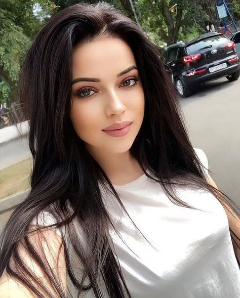 HOOD RATZ... - Wow Gallery Brunette Models, Business Hairstyles, Long Black Hair, Brunette Girl, Hair Color Trends, Brunette Hair, Long Black, Beauty Face, Beautiful Eyes