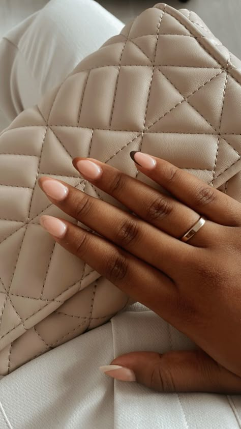 Nails For Black Skin, Neutral French Nails, Neutral Nails Black Women, Almond Neutral Nails, Nails On Dark Skin, Nails Black Women, Nail Aesthetics, Vogue Nails, Nails Inspired