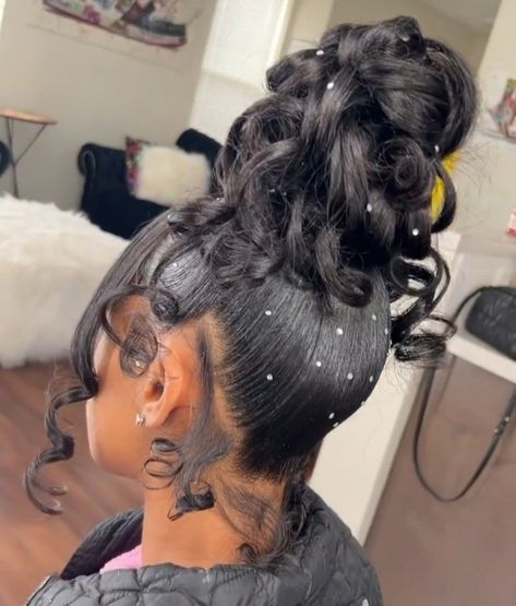 Prom Hair Black Women, Hair Looks For Prom, Braided Prom Hairstyles, Birthday Wig Hairstyles, Hairstyles Unique, Sweet 16 Hairstyles, Aesthetic Hairstyle, Prom Hair Styles, Facebook Ads Campaign