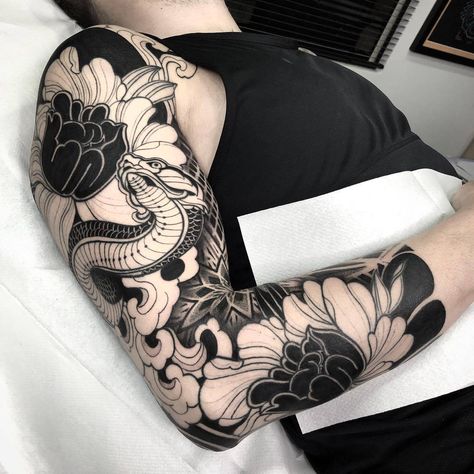 Oriental ornamental tattoo by Melow Perez Tato Maori, Borneo Tattoo, White Tattoos, Yakuza Tattoo, Tato Lengan, Ornamental Tattoo, Inspiration Tattoos, Irezumi Tattoos, Japanese Sleeve Tattoos