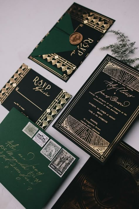 Art Deco Wedding Inspiration, Emerald Art, Art Deco Emerald, Wedding Cake Tops, Gold Foil Wedding Invitations, Black Wedding Cakes, Emerald Green Weddings, Gold Foil Wedding, Foil Wedding Invitations