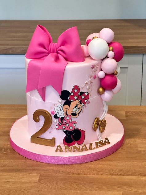 Minnie Mouse Birthday Theme Cake, Minnie Mouse Bday Cake, Mini Mouse Cakes Ideas Girl Birthday, Easy Minnie Mouse Cake, Tort Minnie Mouse, Twodles Birthday Cake, Minnie Mouse 2nd Birthday Cake, Minnie Mouse Birthday Cake Ideas, Minnie Mouse Cake Ideas