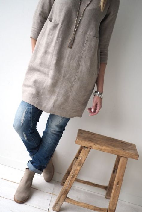 Long Linen Tunic Outfit, Tunic Tops With Jeans Stylists, Linen Tunic Outfit, Tunik Linen, Tunic Tops Outfit, Top Outfit Ideas, Linen Tunics For Women, Linen Tunic Shirt, Stylish Tunic Tops