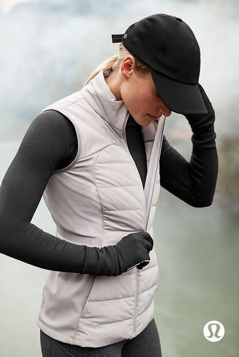 Lululemon Running Outfit, Womens Fall Golf Outfit, Golf Outfits Women Winter, Winter Running Outfit, Rainy Day Outfit For Work, Lululemon Sale, Lululemon Outfits, Fitness Outfits, Golf Outfits Women