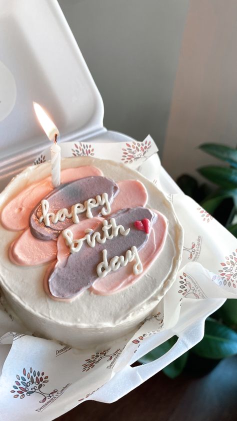 Lunch Box Birthday Cake, Box Birthday Cake, Minuman Starbucks, Cake With Candles, Korean Cake, Cake Candles, Simple Cake Designs, Foodie Instagram, Mini Cakes Birthday