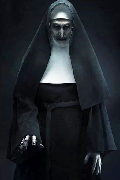 Lorraine Warren, Horror Photos, The Nun, Scary Movie Characters, Scary Wallpaper, Horror Movie Icons, Horror Artwork, Film Horror, Horror Movie Art