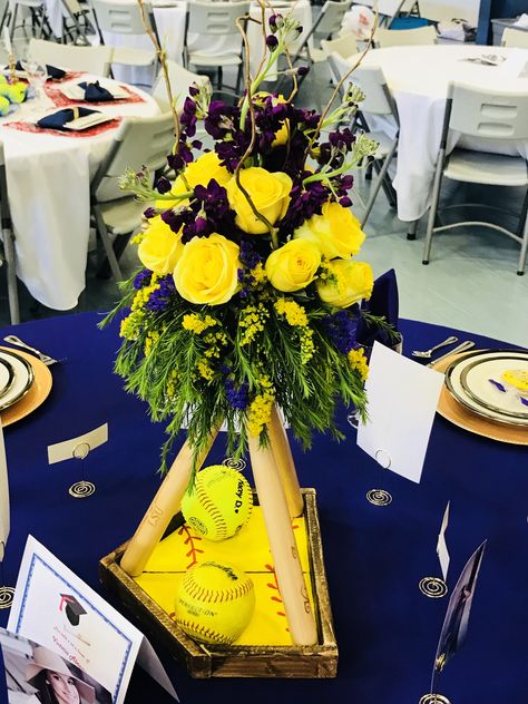 Softball Flower Arrangements, Softball Table Centerpieces, College Signing Day Table Ideas Softball, Softball Signing Day Table Ideas, Softball Centerpieces Table Decorations, Softball Banquet Ideas Table Decorations, Softball Banquet Ideas, Softball Centerpieces, Sports Banquet Decorations