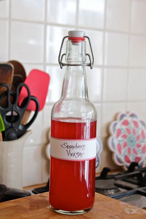 Save your stems!  How to make a beautiful strawberry vinegar from berry scraps– perfect for salad dressings! Strawberry Vinegar, Leftover Strawberries, Fermented Foods Benefits, Flavored Vinegars, Strawberry Topping, Nourishing Foods, Fermenting, Fermented Foods, Strawberry Recipes