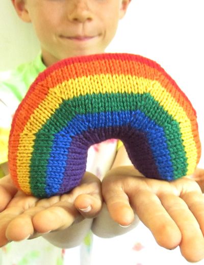 Easter Knits, Rainbow Knitting, Knitted Rainbow, Knit Rainbow, Loop Knitting, Rainbow Toy, Mattress Stitch, Scrap Yarn, Rainbow Crochet