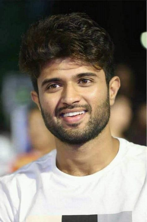 Vijay Devarakonda Telugu Hero, Wedding Photography Bride And Groom, Vijay Deverakonda, Prabhas Pics, Vijay Actor, Vijay Devarakonda, New Photos Hd, Actors Male, Most Handsome Actors