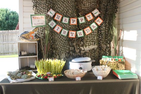 reptile party Down 2 The Bayou Birthday, Swamp Food Ideas, Down On The Bayou Party, Swamp Themed Party, Born On The Bayou Party, Bayou Birthday Party Ideas, 2 Da Bayou Birthday, Two Da Bayou Birthday Party, Bayou Party Decorations