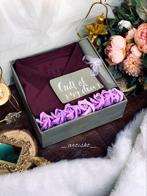 Shirt Hamper Box Ideas, Shirt Gift Box Ideas, Shirt Box Gift Hamper, Shirt Hamper, Simple Anniversary Cakes, Gifts Hamper, Shirt Box, Baby Photo Frames, Beautiful Profile