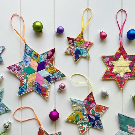 Epp Star Ornament, Quilted Star Ornaments, Quilted Star Ornaments Patterns, English Paper Piecing Christmas Ornament, Patchwork Star Pattern, Christmas Ornament Sewing Patterns, Epp Ornaments, Christmas Sewing Projects Gift, Sew Christmas Ornaments