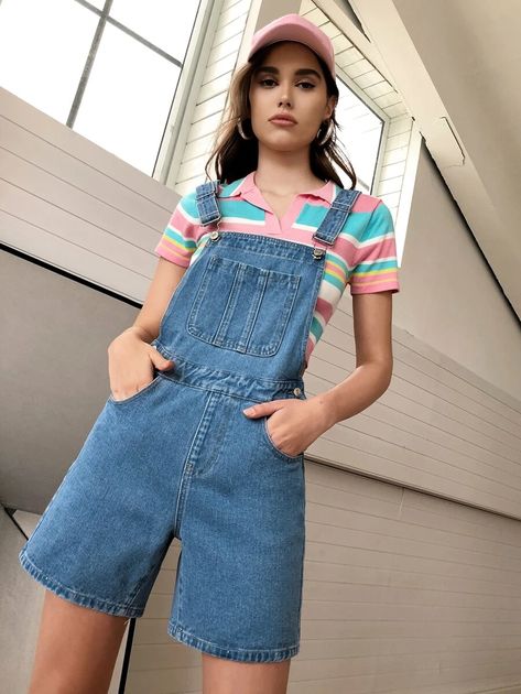 Dungaree Shorts Outfit, Baggy Style Woman, Short Outfits Korean, Overalls Shorts Outfit, Overall Shorts Outfit, Denim Dungaree Shorts, Dungaree Shorts, Jumper Shorts, Denim Overall Shorts