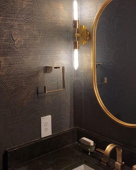 33 Trendy Bathroom Wallpaper Ideas to Elevate Your Space Modern Powder Room Wallpaper Ideas, Dark Wallpaper In Powder Room, Powder Room Wallpaper Bold, Dark Powder Room Ideas, Wallpaper In Powder Room, Elegant Half Bath, Dark Powder Room, Half Bath Wallpaper, Luxury Powder Room