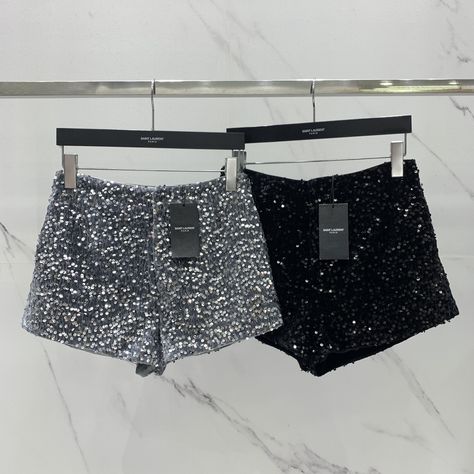 Sparkly Shorts Outfit, Party Shorts, Zara Looks, Sparkly Shorts, Short Trousers, Glitter Shorts, Future Clothes, Dance Shorts, Jupe Short