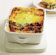 Veg Lasagne, Vegetarian Lasagne, Mary Berry Recipe, Vegetarian Lasagna, God Mad, Veg Dishes, Berries Recipes, Mary Berry, Vegetarian Cooking