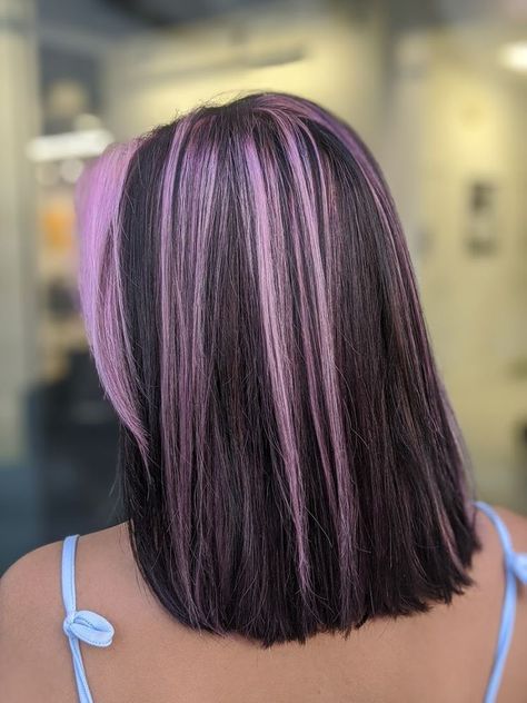 Two Pink Streaks In Hair, Simple Hair Dye Ideas, Doux Fairy, Highlights Brown Hair Short, Purple Hair Highlights, Short Dyed Hair, Pink Hair Dye, Hair Dyed, Hair Color Underneath