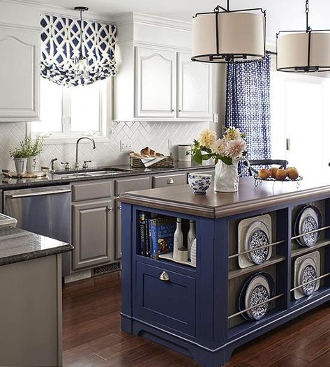 Eye For Design: Blue And White Kitchens......Classic AND Trendy Blue Kitchen Curtains, White Kitchen Inspiration, Blue Kitchen Designs, Beautiful Kitchen Cabinets, Серая Кухня, Best Kitchen Cabinets, Blue Kitchen Cabinets, French Country Kitchens, Blue Kitchen