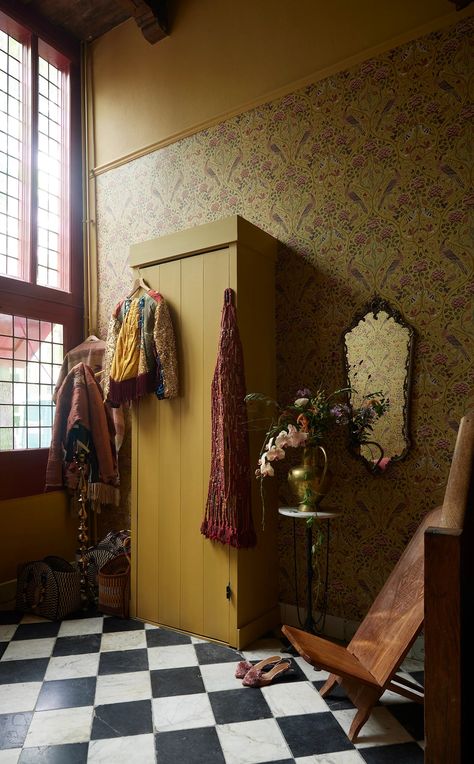 Zazi Vintage founder Jeanne de Kroon’s canal-side townhouse | THE WORLD OF INTERIORS May Wallpaper, European Decor Style, Plank Hold, The World Of Interiors, Delft Tiles, Wooden Staircases, Cosy Corner, A Love Letter, Town House