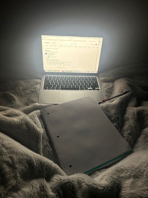 Grind Don’t Stop Homework In Bed Aesthetic, Late Night Computer Aesthetic, Computer Homework Aesthetic, College Homework Aesthetic, On The Grind Aesthetic, Doing Homework Aesthetic, Homework Aesthetic Night, All-nighter Aesthetic, Nap Aesthetic