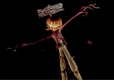 Bolo Halloween, Nightmare Before Christmas Wallpaper, Halloween Wallpaper Backgrounds, Scene Girl, Tim Burton Art, Halloween Scarecrow, Tim Burton Films, Christmas Wallpaper Backgrounds, Nightmare Before Christmas Halloween