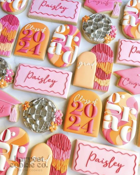 Orange Birthday Cake, Senior Year Diy, Pink Graduation Party, Grad Party Theme, 30th Birthday Themes, Orange Birthday, Grad Hat, Pink Cookies, Kid Cupcakes