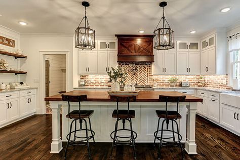 Kitchen Interior Open Plan, Kitchen In Barndominium, Western Farmhouse Kitchen, Island Barstools, Farmhouse Lifestyle, Farm Style Kitchen, Brick Backsplash Kitchen, L Kitchen, Kitchen Backsplash Tile