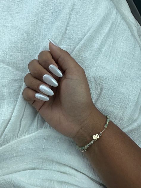 Metallic Nail Ideas, White Sparkly Nails, White Chrome Nails, Bronze Nails, Nails Rose, Opal Nails, Metallic Nail, Nails Chrome, Chrome Nails Designs