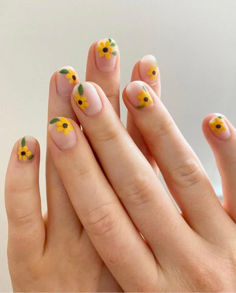 Sunflower Nail, Sunflower Nail Art, Sunflower Nails, Hello Nails, Flower Nail Designs, Trendy Nail Art, Flower Nail Art, Short Nail Designs, Baby Boomer