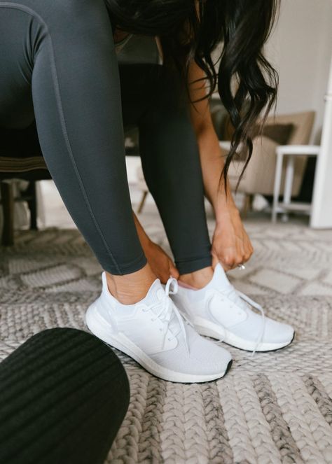 Running Shoes Roundup: My TOP 6 - Mint Arrow #mintarrow #sneakers #workout #workoutshoes #runningshoes #style #workoutfaves #athletics #athleticshoes Workouts Tips, Mint Arrow, White Athletic Shoes, Health Exercise, White Running Shoes, Adidas Running Shoes, Workout Shoes, Nordstrom Anniversary Sale, Adidas Running