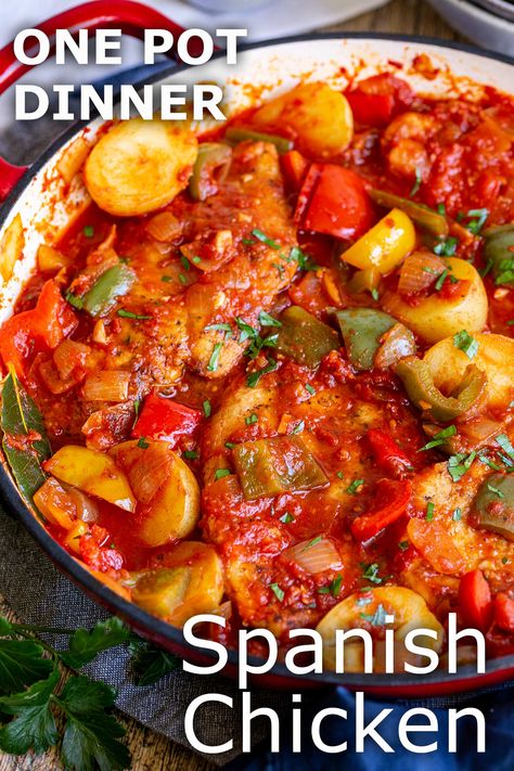 Chicken Bell Pepper Potato Recipes, Chicken Bell Pepper Onion Recipe, Chicken With Peppers And Tomatoes, Chicken Tomato Recipes For Dinner, One Pot Meals With Potatoes, Chicken Potatoes Peppers Onions, Chicken With Tomatoes And Onions, Chicken Peppers Potatoes, Paprika Chicken And Potatoes