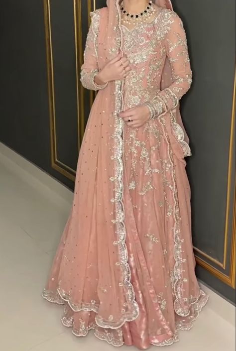 Pink And Silver Walima Dress, Pink Engagement Dress Pakistani, Pink Pakistani Dress, Pink Valima Dress, Walima Dresses Pakistani Brides, Walima Ideas, Engagement Bride Dress, Light Pink Nikkah Dress, Walima Dresses Pakistani