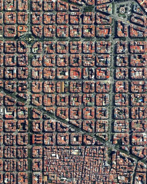 19 Aerial Views Of Cities That Just Might Change Your Perspective Amsterdam Images, New York City Images, Barcelona Architecture, Spain Images, Visit Barcelona, City Planning, Barcelona City, Aerial Images, Paris Images