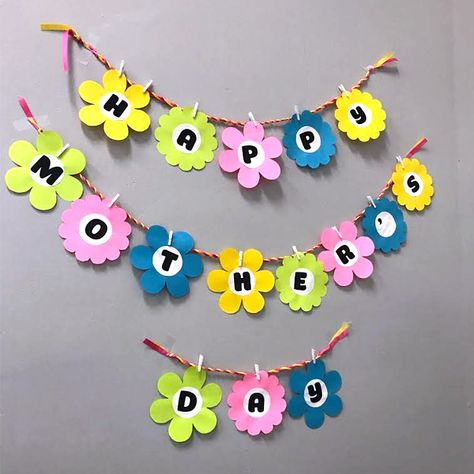 Take this day to really show your mom how much you love her by making this adorable DIY Mother’s Day Banner! It’s a quick craft that your mom will love because it was made by you! All you need is JAM Paper colorful cardstock and some string! #jampaper #diycrafts #easydiy #papercraft #mothersdaycraft #mothersday #banner #paperbanner #flowerbanner Mothers Day Crafts Preschool, Happy Mothers Day Banner, Mother's Day Theme, Mother's Day Banner, Diy Mother's Day Crafts, Banner Diy, Mother's Day Activities, Mothers Day Decor, Mothers Day Cake