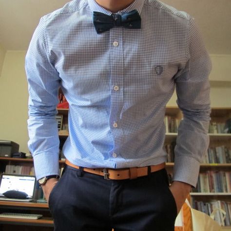 Casual dress with bowtie Bow Tie Outfits Men Casual, Bow Tie Outfits Men, Homecoming Outfits For Guys, Tie Outfit, Blue Gingham Dress, Der Gentleman, Preppy Mens Fashion, Outfits For Guys, Homecoming Outfits