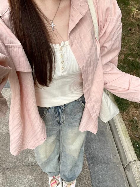 ✧.* Sawako Style, Pink Aesthetic Outfits, Pink Acubi, Pink Workout Clothes, Korean Aesthetic Outfits, Outfits Selfie, Light Pink Aesthetic, Outfit Korean Style, Lit Outfits